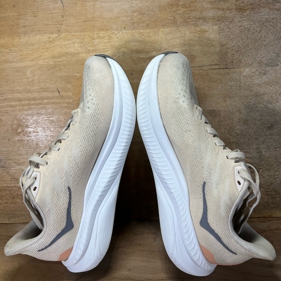 Hoka One One Mach 6 Womens Sz 8 Wide Running Shoes Sneakers Eggnog Vanilla - Picture 6 of 12